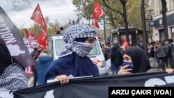 Paris'te Filistin'e destek gösterisinde "Gazze'de soykırımı durdurun" sloganları atıldı