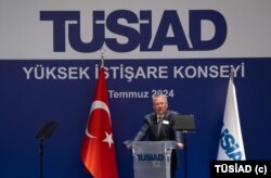 Şubat’ta TÜSİAD Yüksek İstişare Konseyi Başkanlığı’na seçilen QNB Finansbank Yönetim Kurulu Başkanı Ömer Aras, başkan olarak katıldığı ilk YİK toplantısına katıldı.