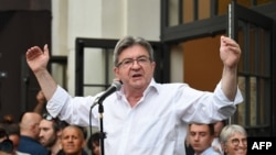 Melenchon hem İsrail'i hem de ateşkes çağrısı yapmayanları eleştirdi