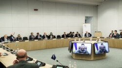 Tổng thống Ukraine Volodymyr Zelenskiy phát biểu qua màn hình đến các lãnh đạo G7 họp ở Brussels hôm 24/3